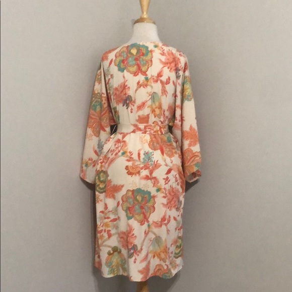 Natori colorful and floral short robe, size M. - Picture 3 of 9